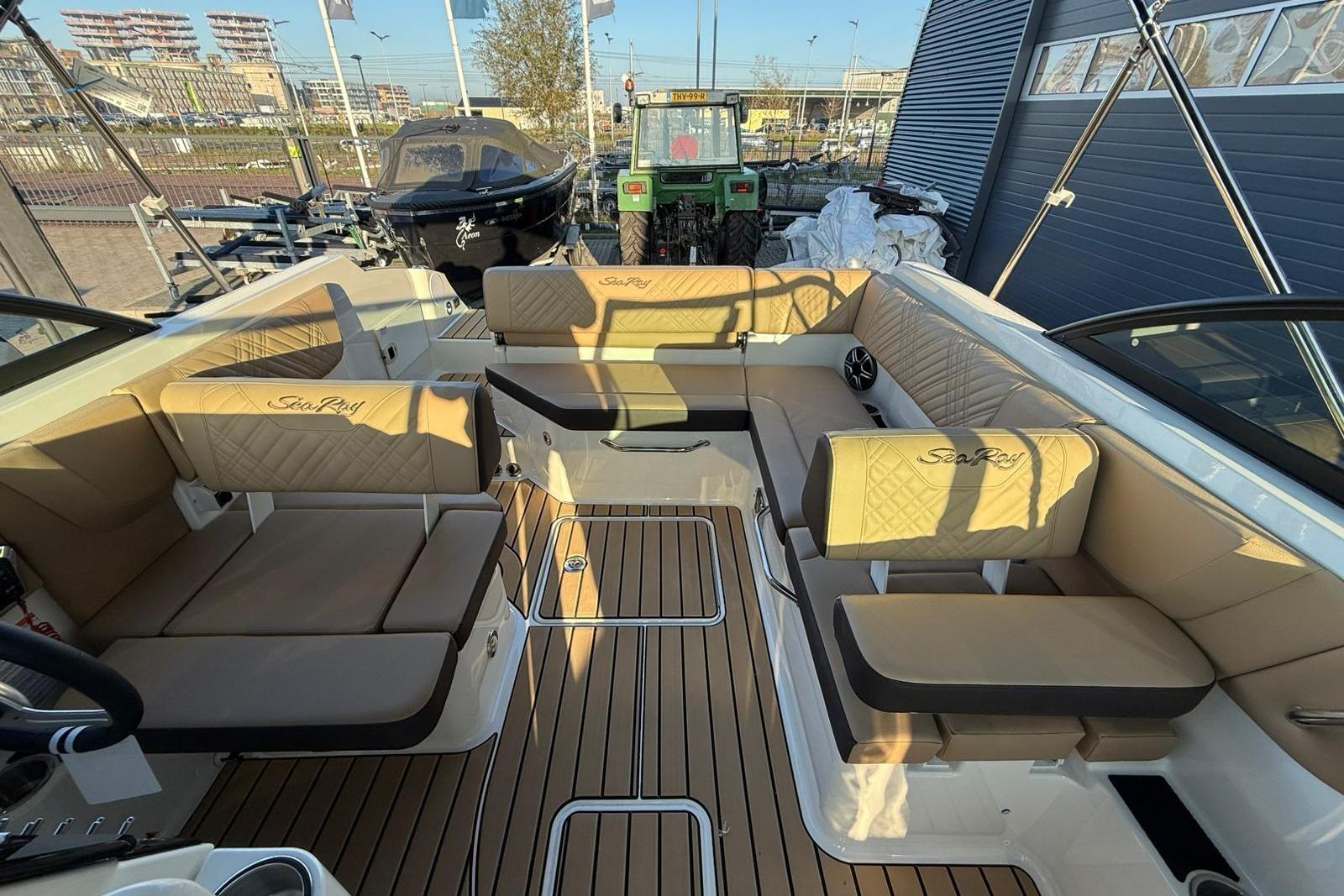 Sea Ray SDX 230 — foto 16 van 32