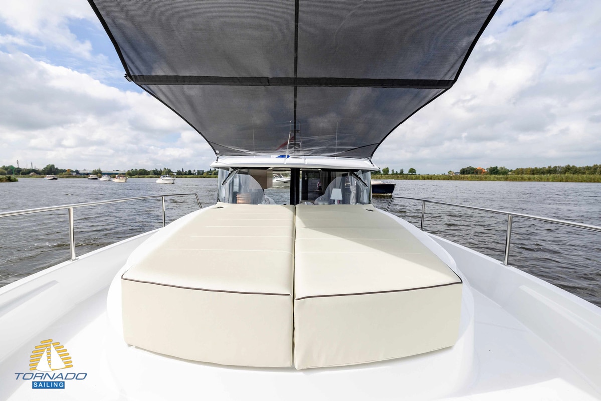 Delphia Yachts 10 Sedan Electric — foto 12 van 12