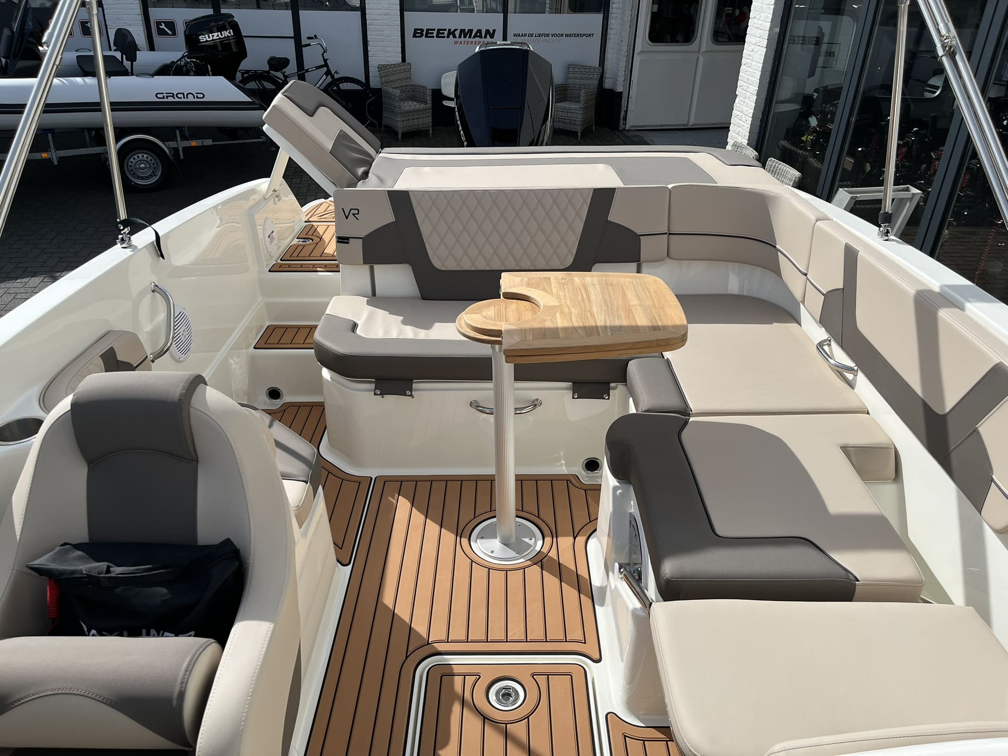 Bayliner VR6 Bowrider — foto 15 van 31