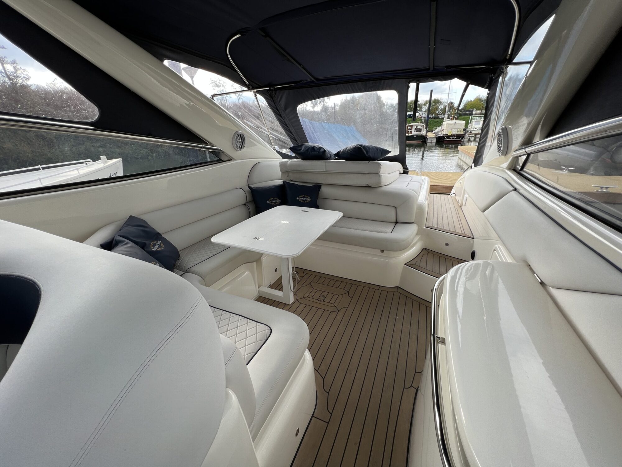 Sunseeker Superhawk 48 Cabrio — foto 14 van 48
