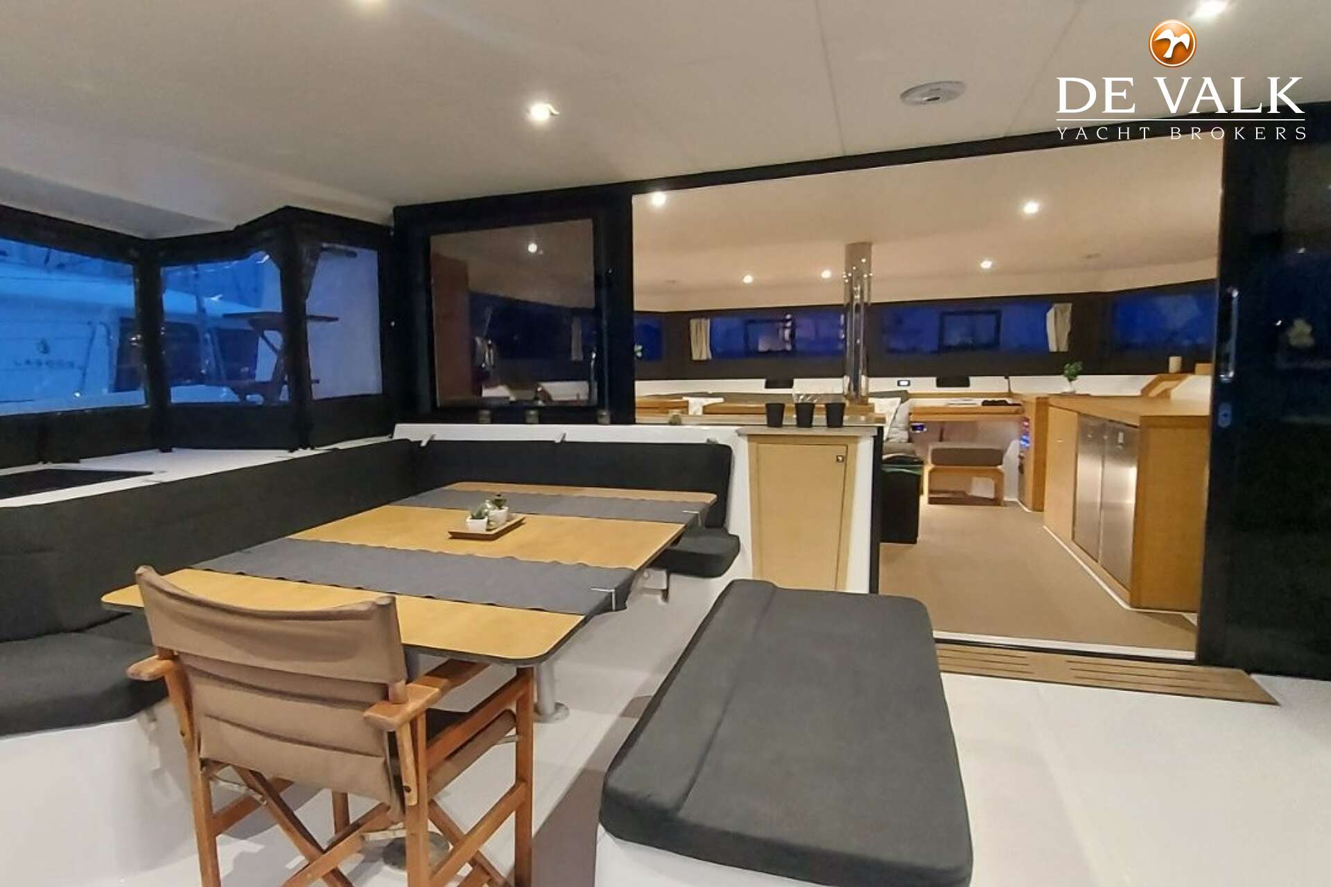 Dufour Catamaran 48 — foto 6 van 44