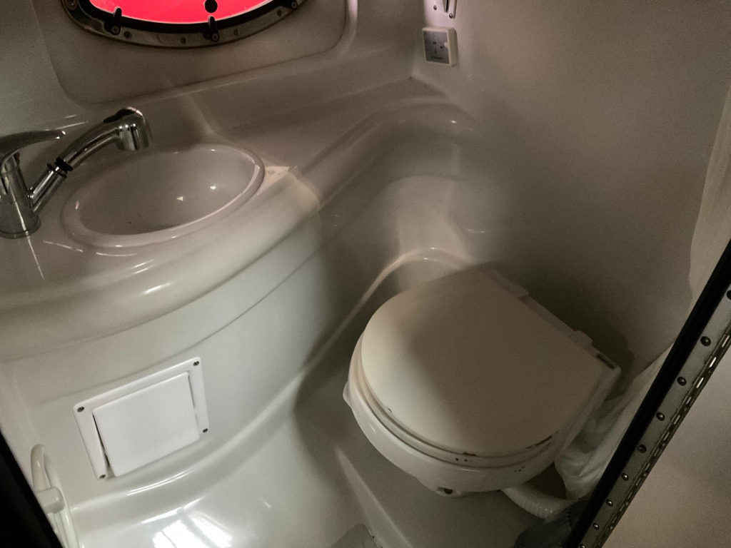 Crownline 275 CCR — foto 25 van 33