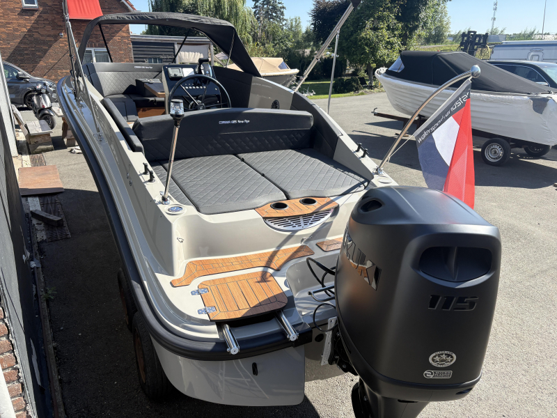 Corsiva 605 Tender  | 115 pk Suzuki — foto 6 van 12