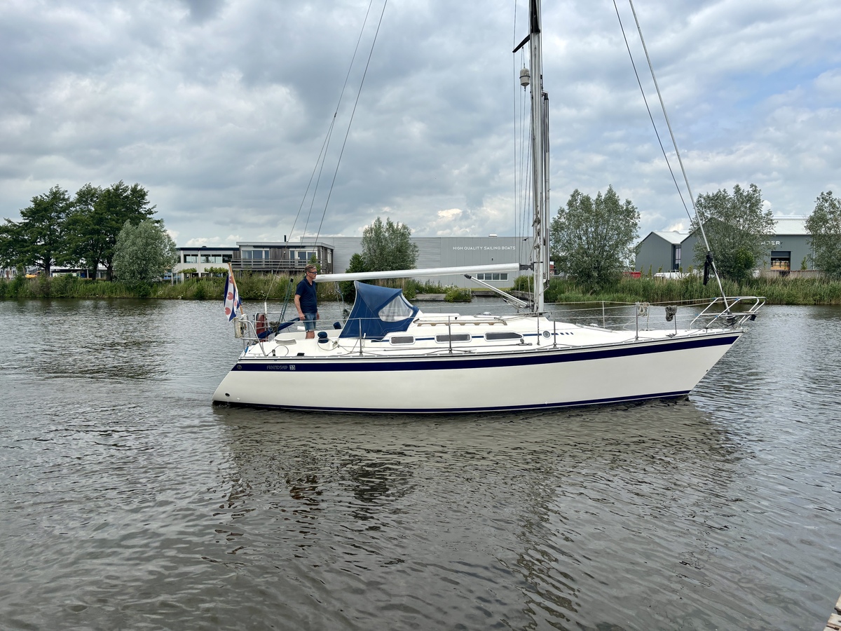 Friendship 33 — foto 5 van 11