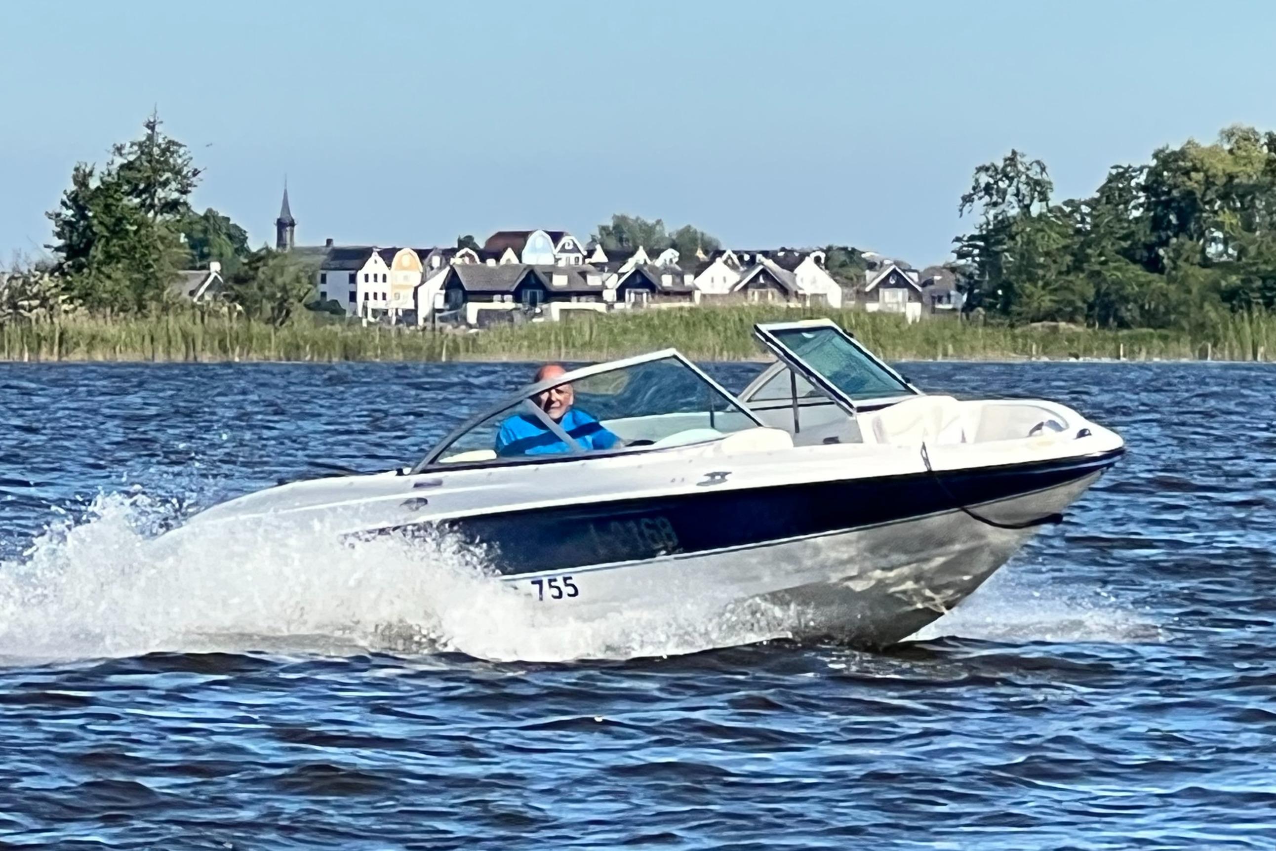 Bayliner 175 Bowrider — foto 2 van 12