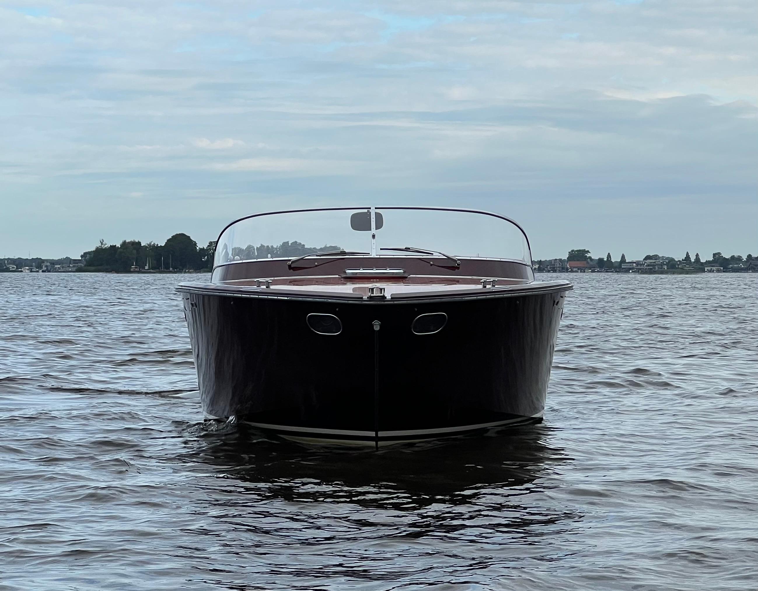 Boesch 850 Runabout Deluxe — foto 9 van 40