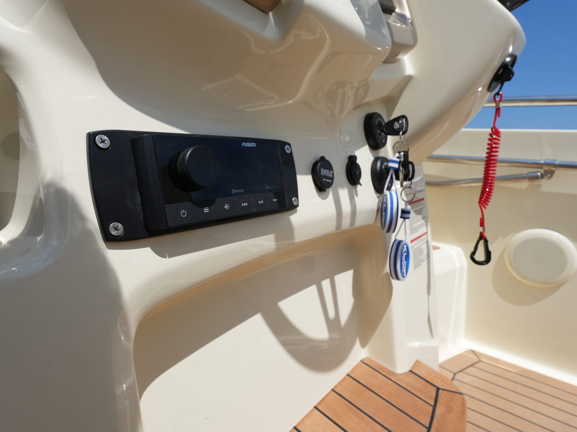 Invictus 270 CX — foto 24 van 38