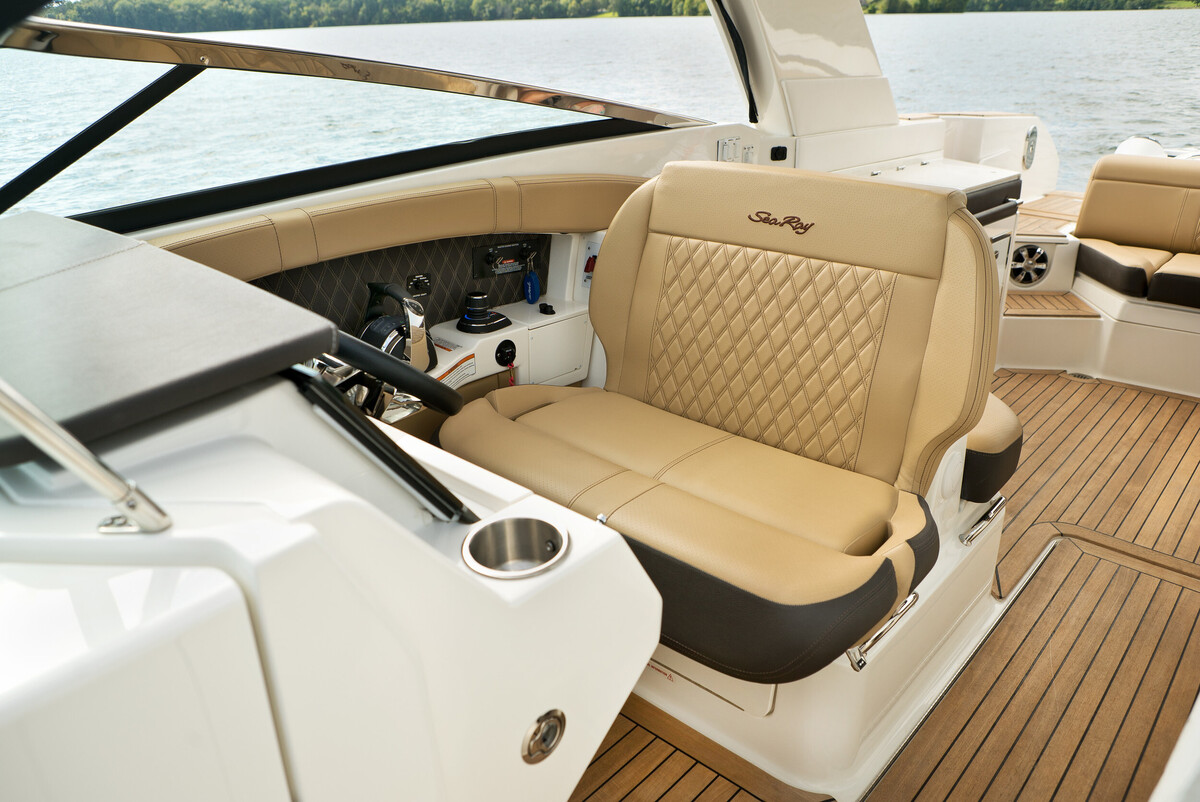 Sea Ray SLX 350 Outboard — foto 7 van 20