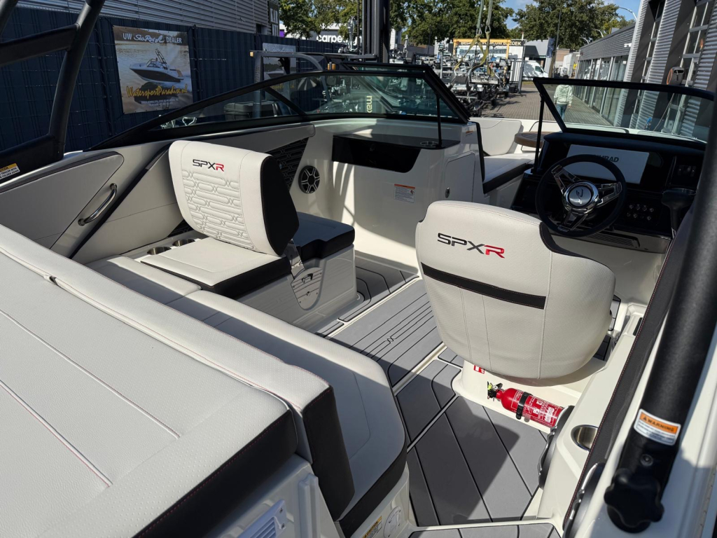 Sea Ray SPX 190 Outboard — foto 27 van 35