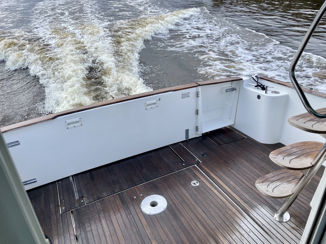 Beneteau Antares 9.80 — foto 24 van 33