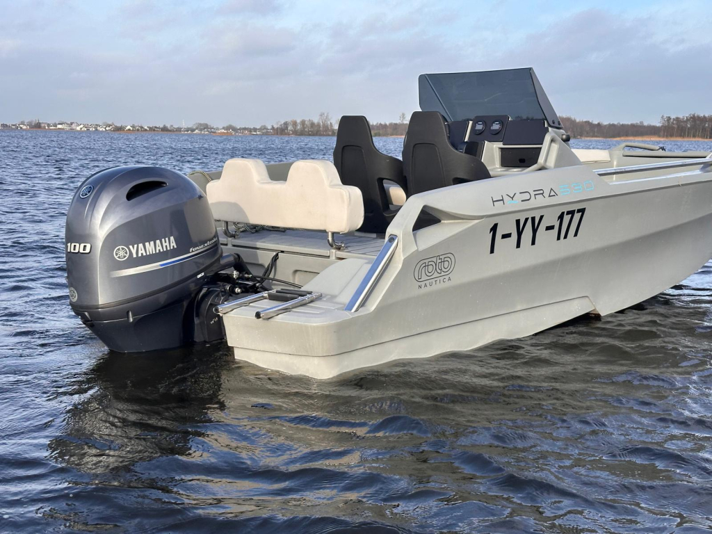 Roto Hydra 530 – Yamaha 100 PK | Slechts 32 vaaruren | Nu € 29.900,- HYDRA 530 — foto 9 van 14