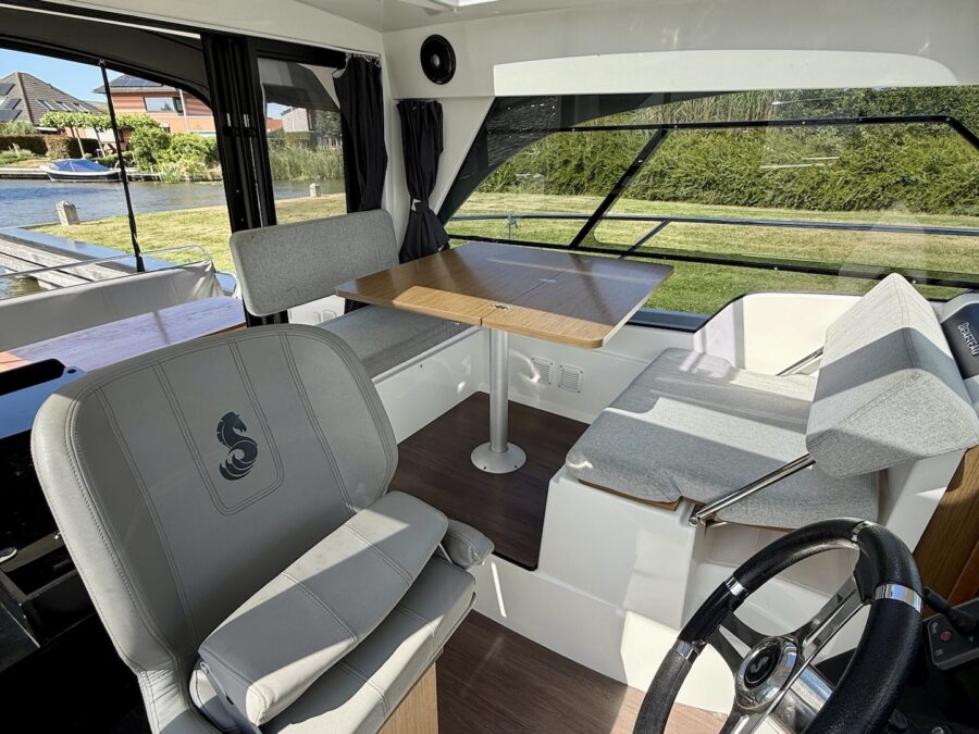 Beneteau Antares 9 — foto 28 van 29