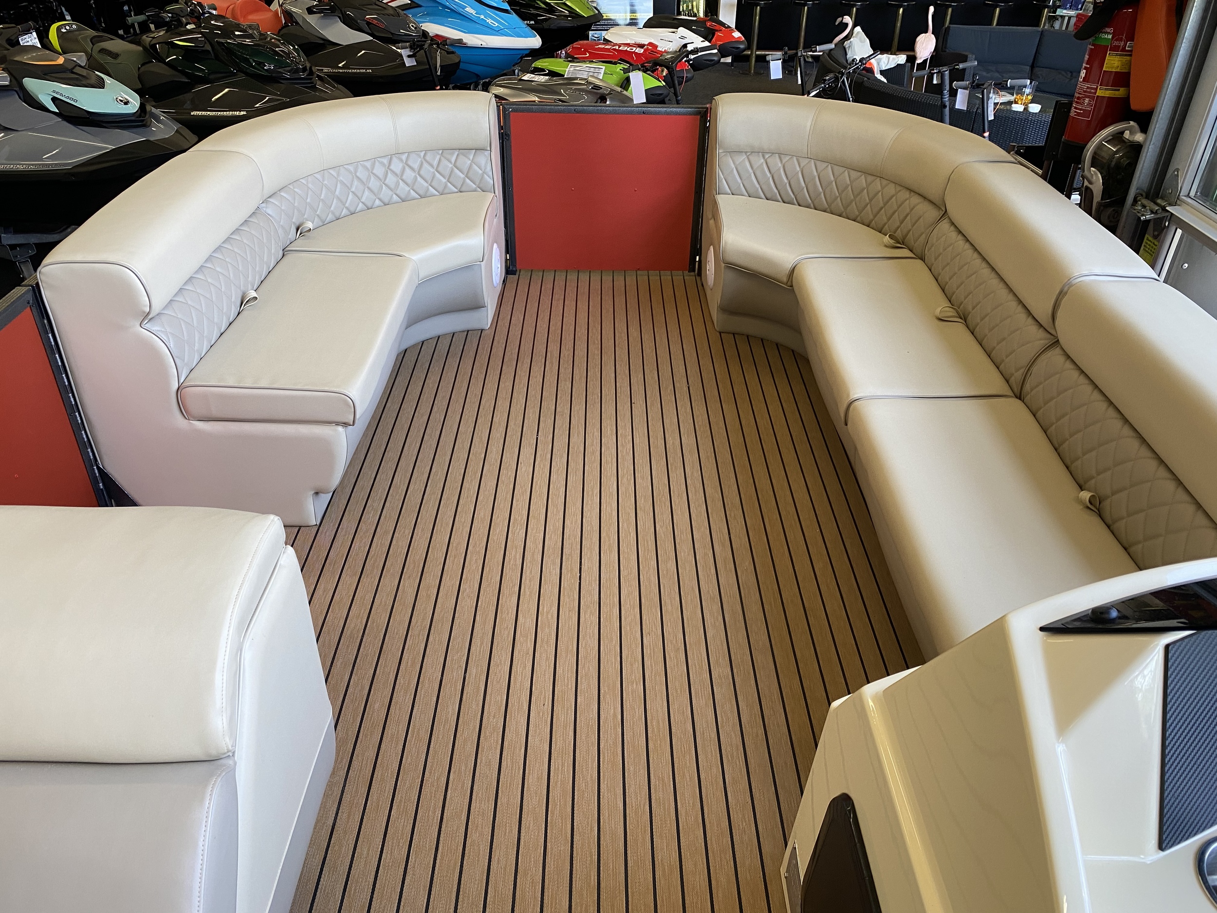 Pontoonboot 25FT 3-Tubes Red — foto 10 van 19