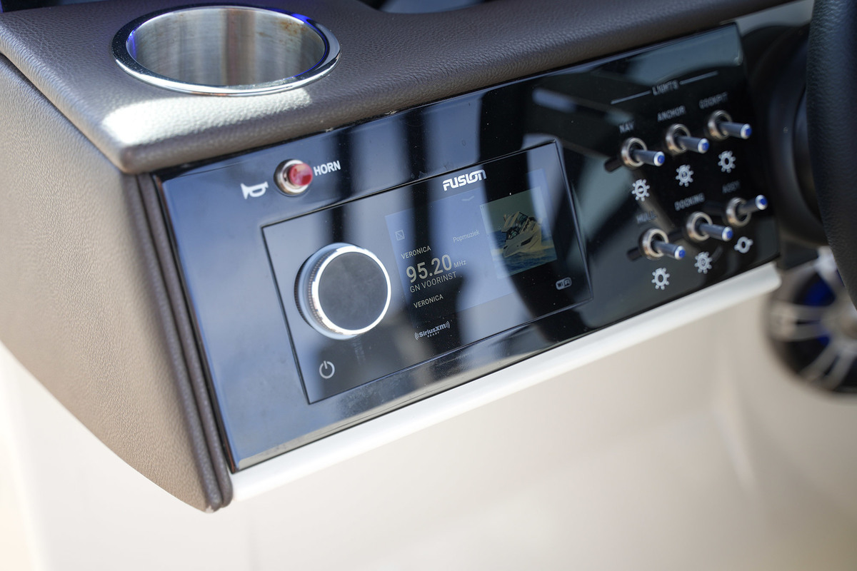 Sea Ray SDX 290 Outboard — foto 32 van 51