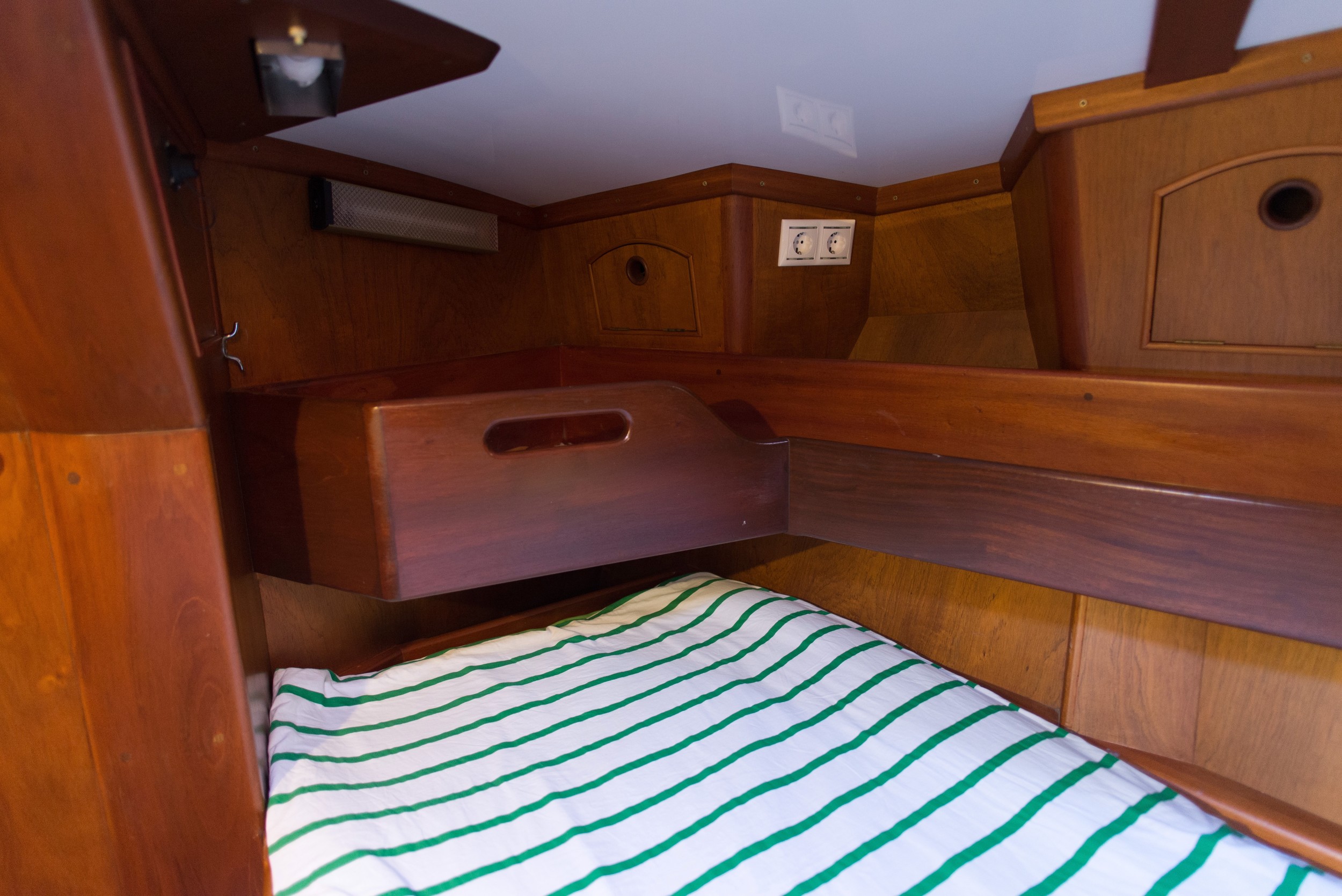 One- Off Yacht Custom Build — foto 13 van 32