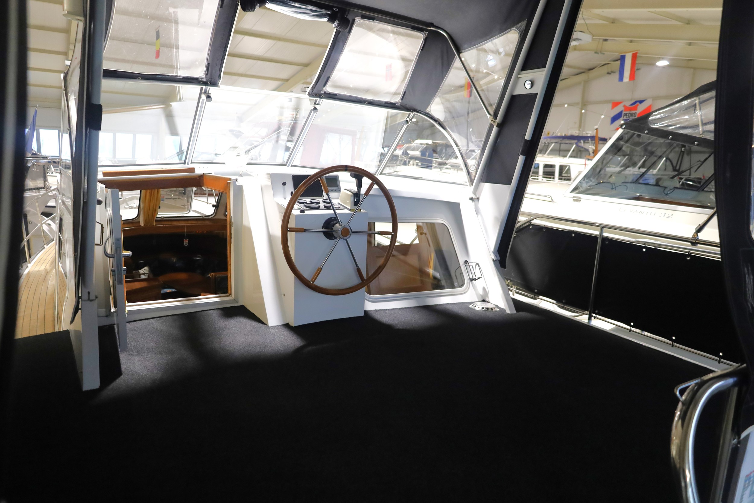 Pedro Skiron 35 — foto 7 van 24