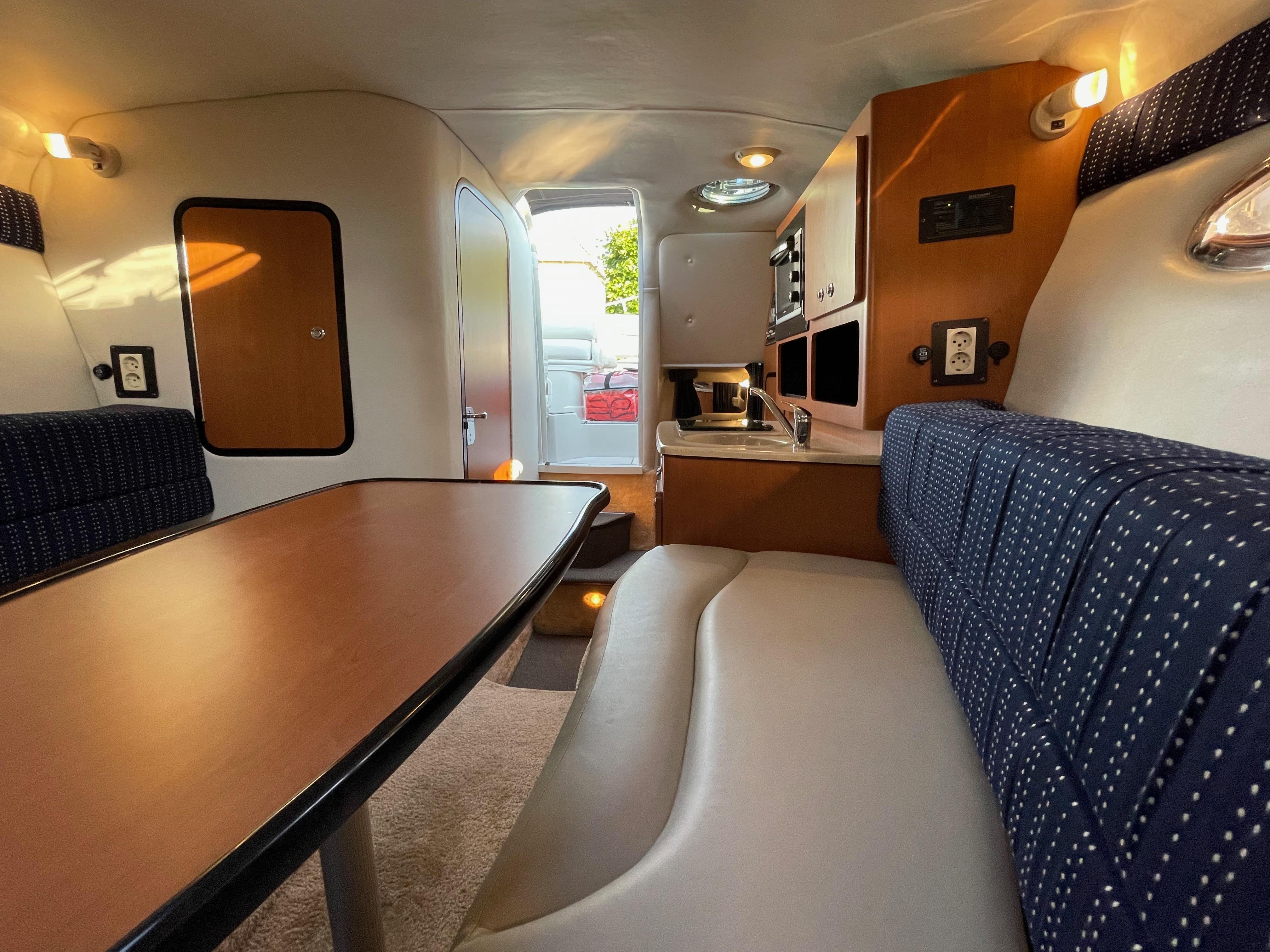 Crownline 270 CR — foto 21 van 25