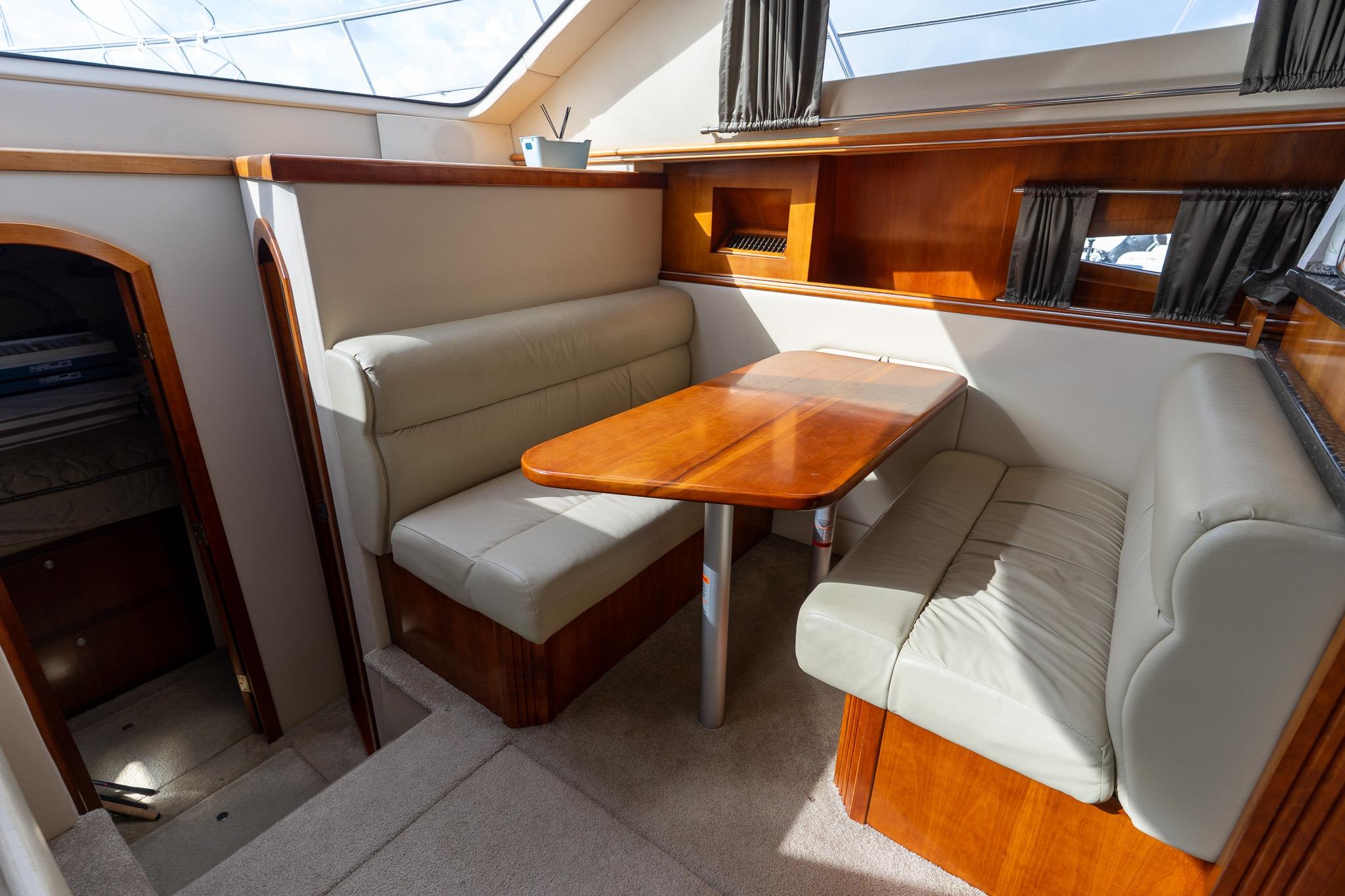 Cruisers Yachts 415 Express Motoryacht — foto 97 van 100