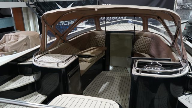 Waterspoor  808 Open | All Black | 110pk Yanmar | DIRECT VAARKLAAR — foto 10 van 20