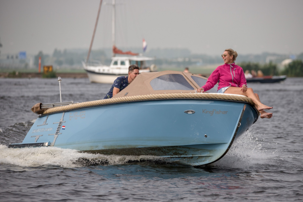 Corsiva 595 tender DE GROOTSTE SLOEPENSHOWROOM VAN NEDERLAND