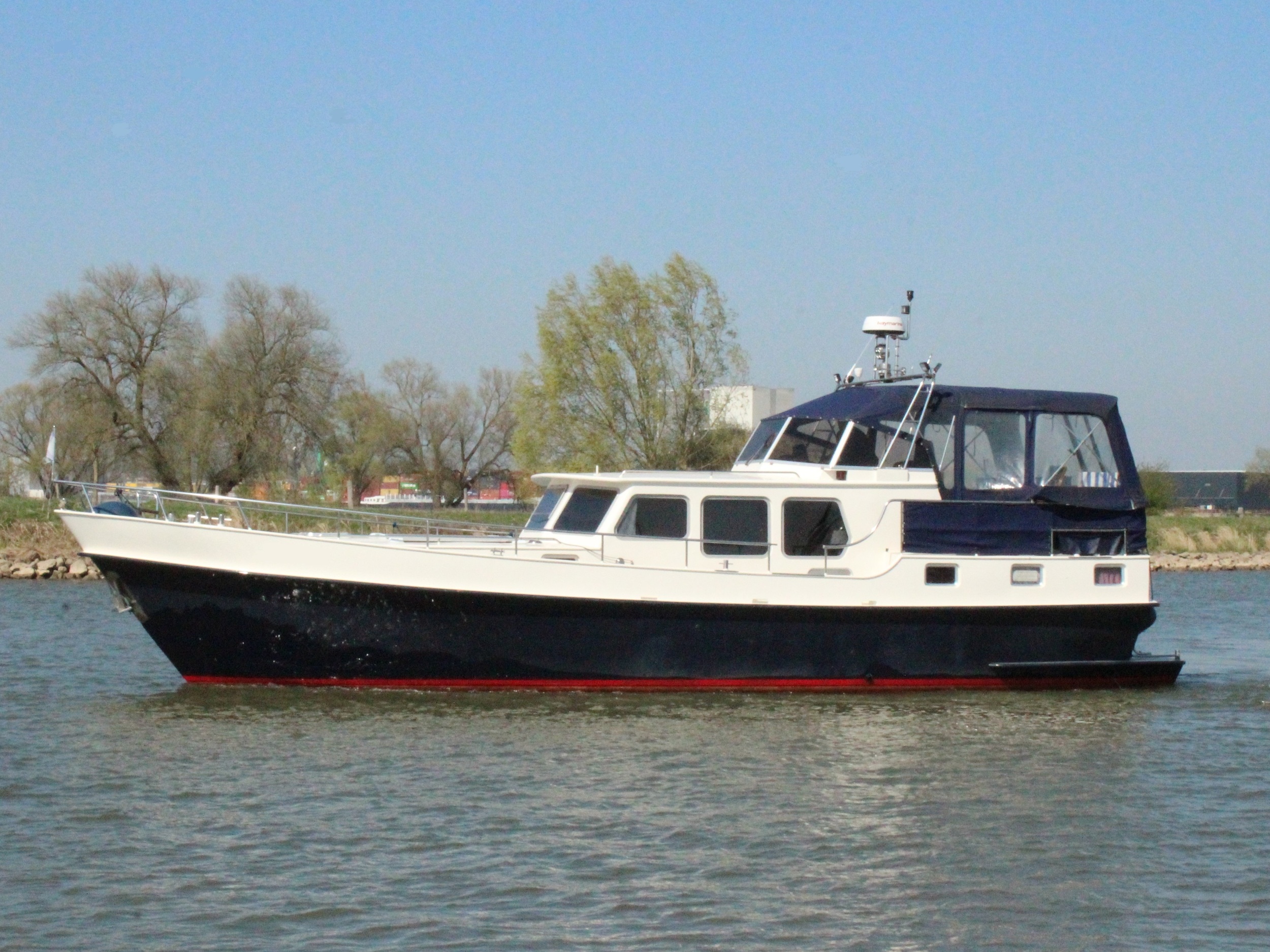 COLUMBUS Kotter 13.50 AK — foto 1 van 29