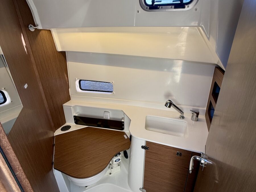Beneteau Antares 9 — foto 24 van 29