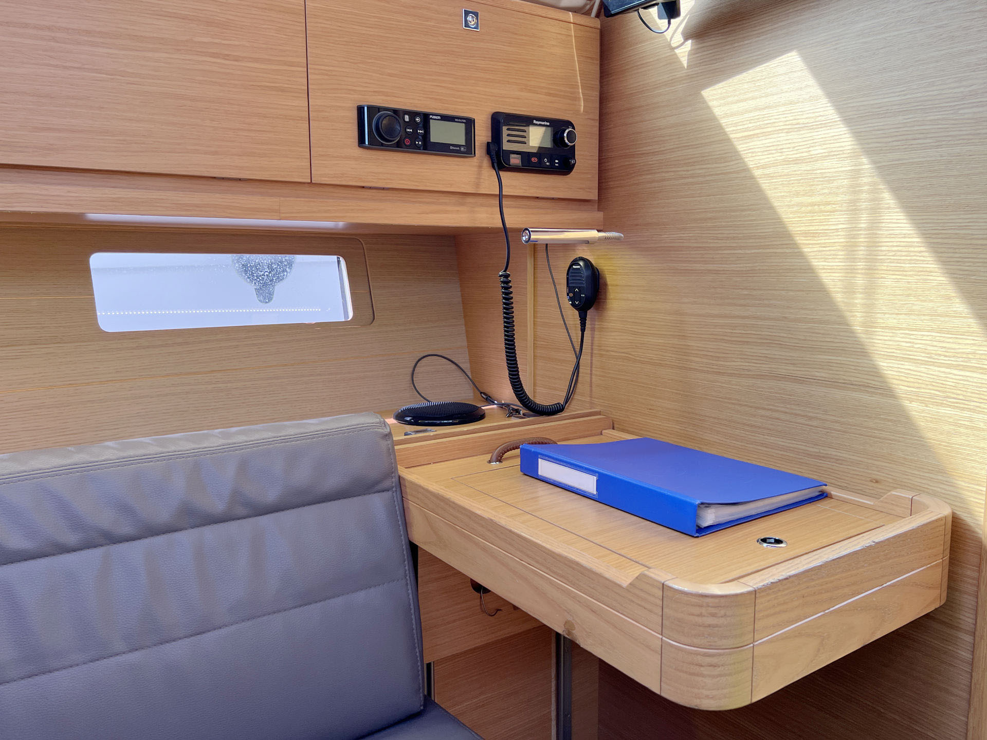 Dufour 382 GL — foto 4 van 12