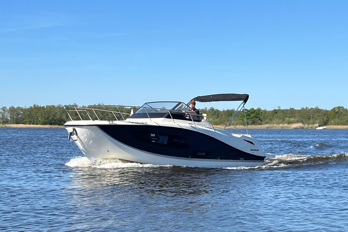 Quicksilver Activ 875 Sundeck — foto 5 van 20