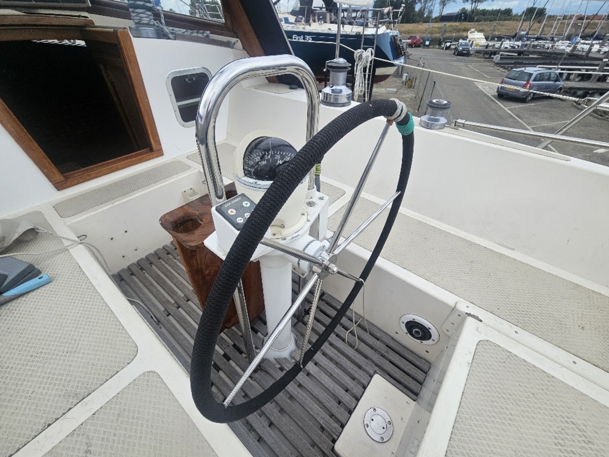 Trident Marine Warrior 38 — foto 22 van 30