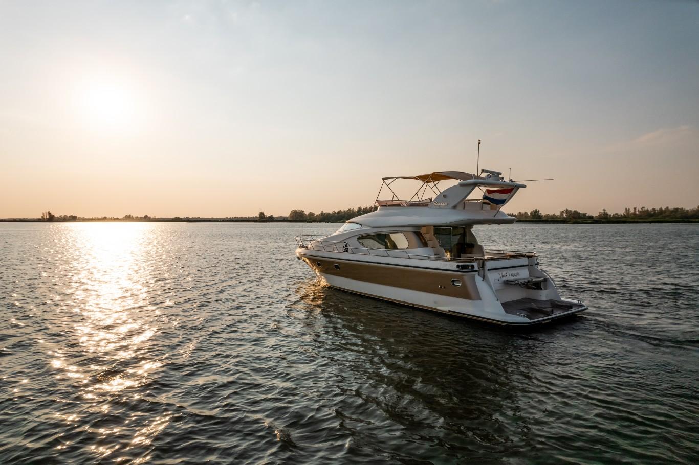 Elegance 54 — foto 5 van 62