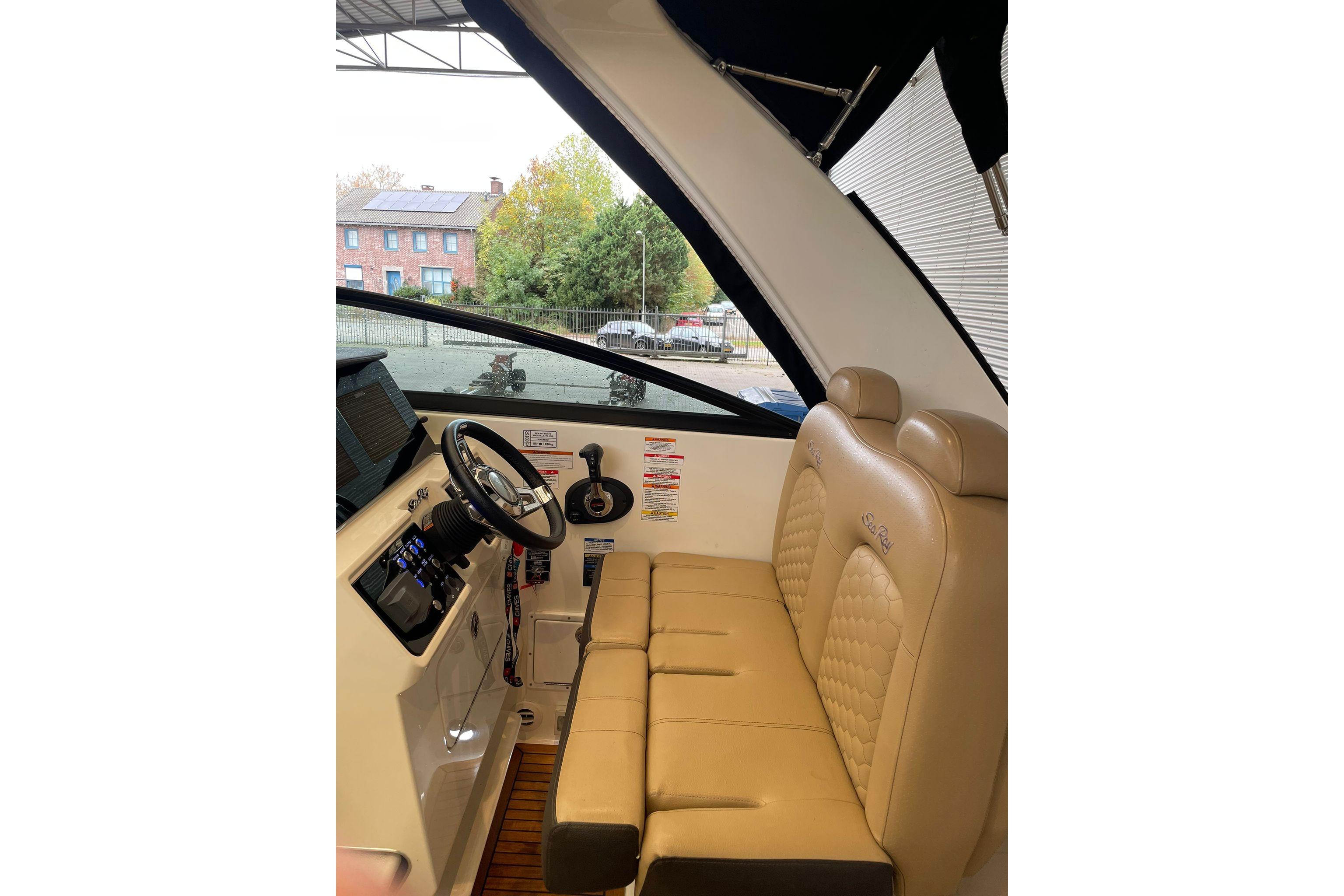 Sea Ray 265 Sundancer — foto 8 van 20