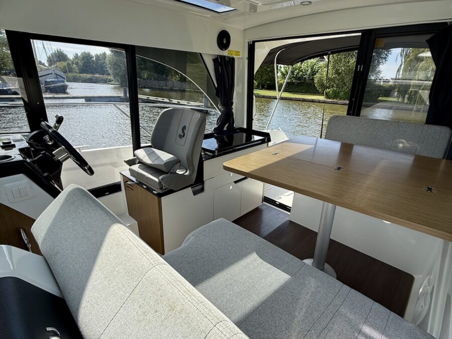 Beneteau Antares 9 — foto 27 van 29