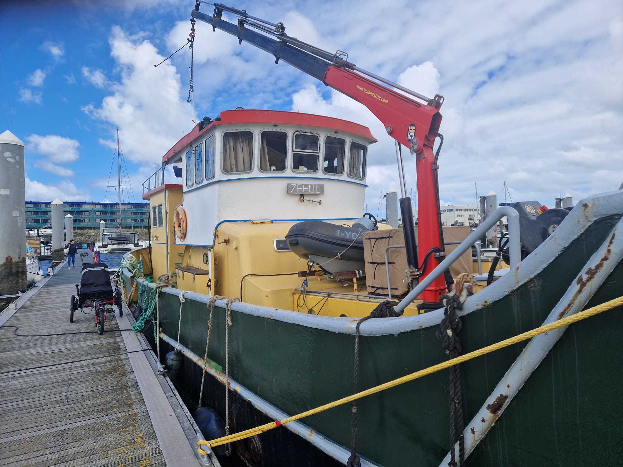 Ex Viskottter/ Varend Woonschip 21.05 — foto 2 van 75