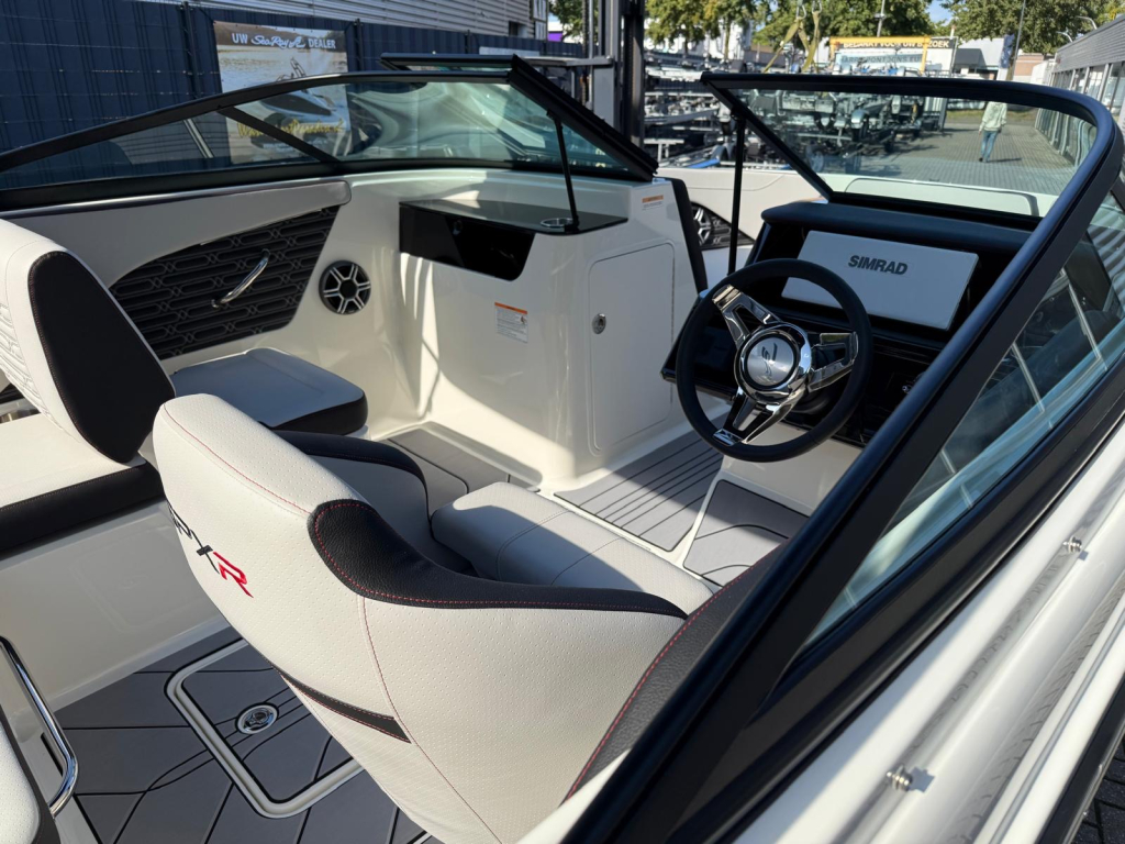 Sea Ray SPX 190 Outboard — foto 29 van 35