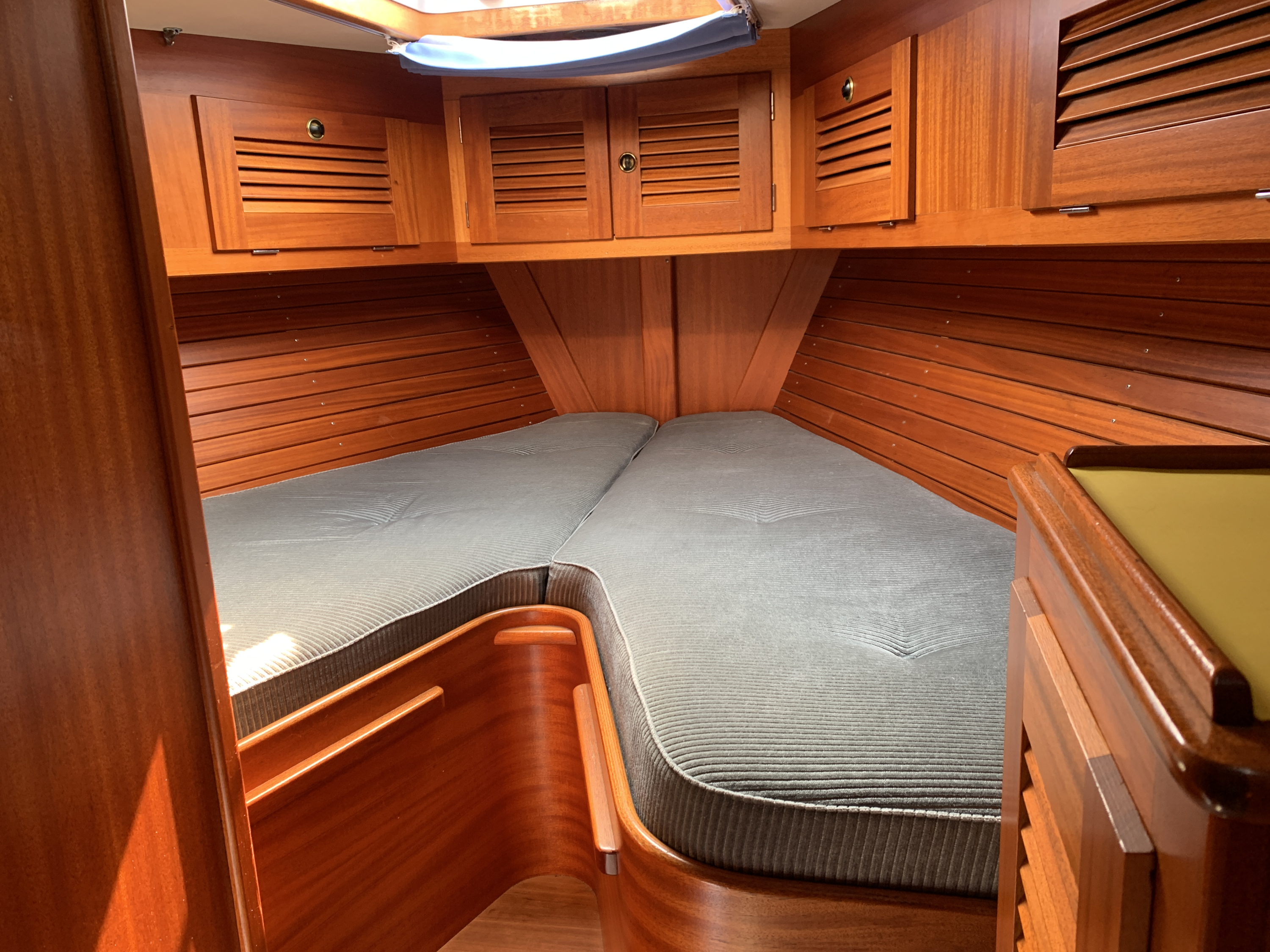 Hallberg-Rassy 42 — foto 46 van 77