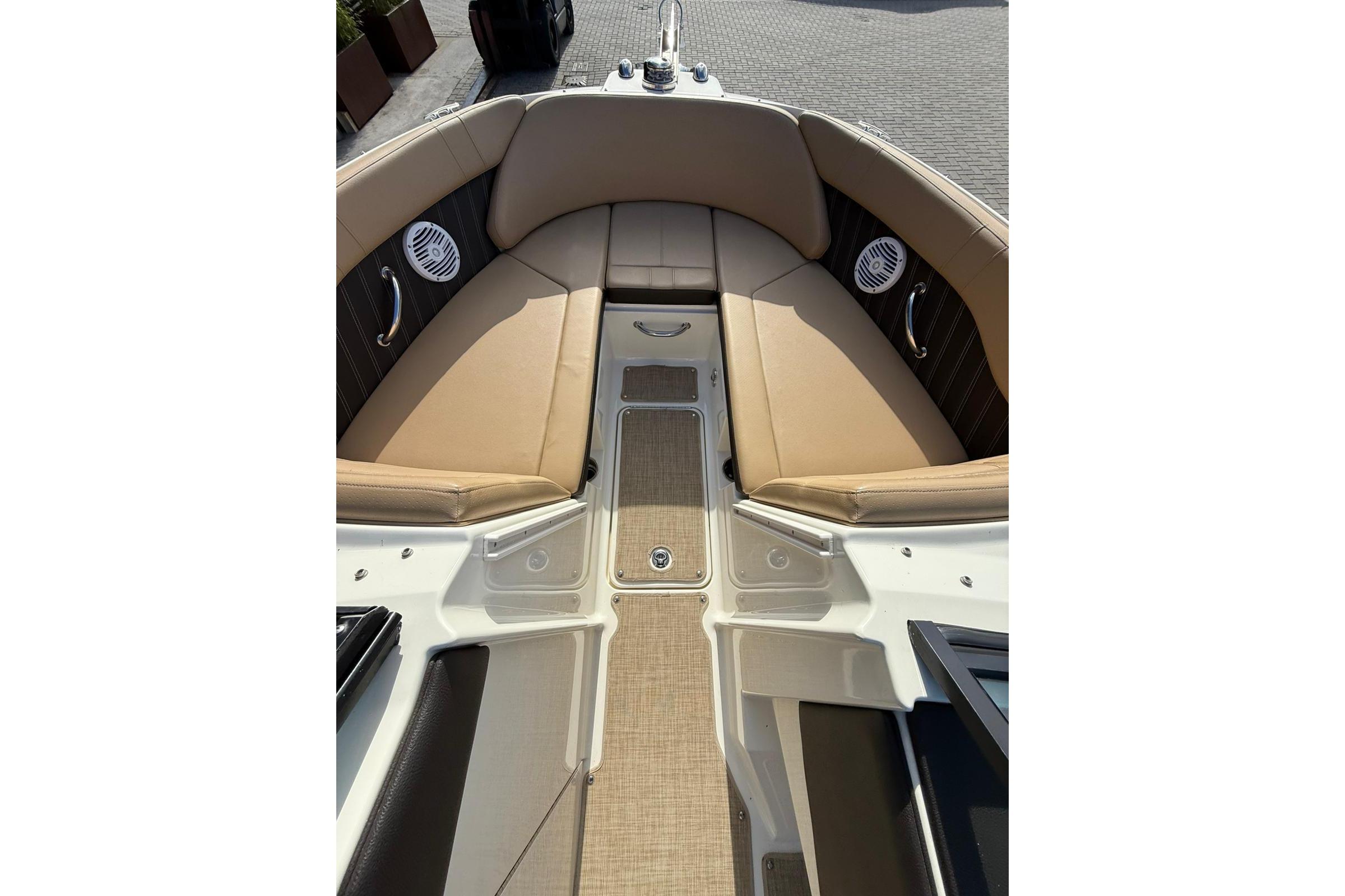 Sea Ray SPX 230 — foto 27 van 47