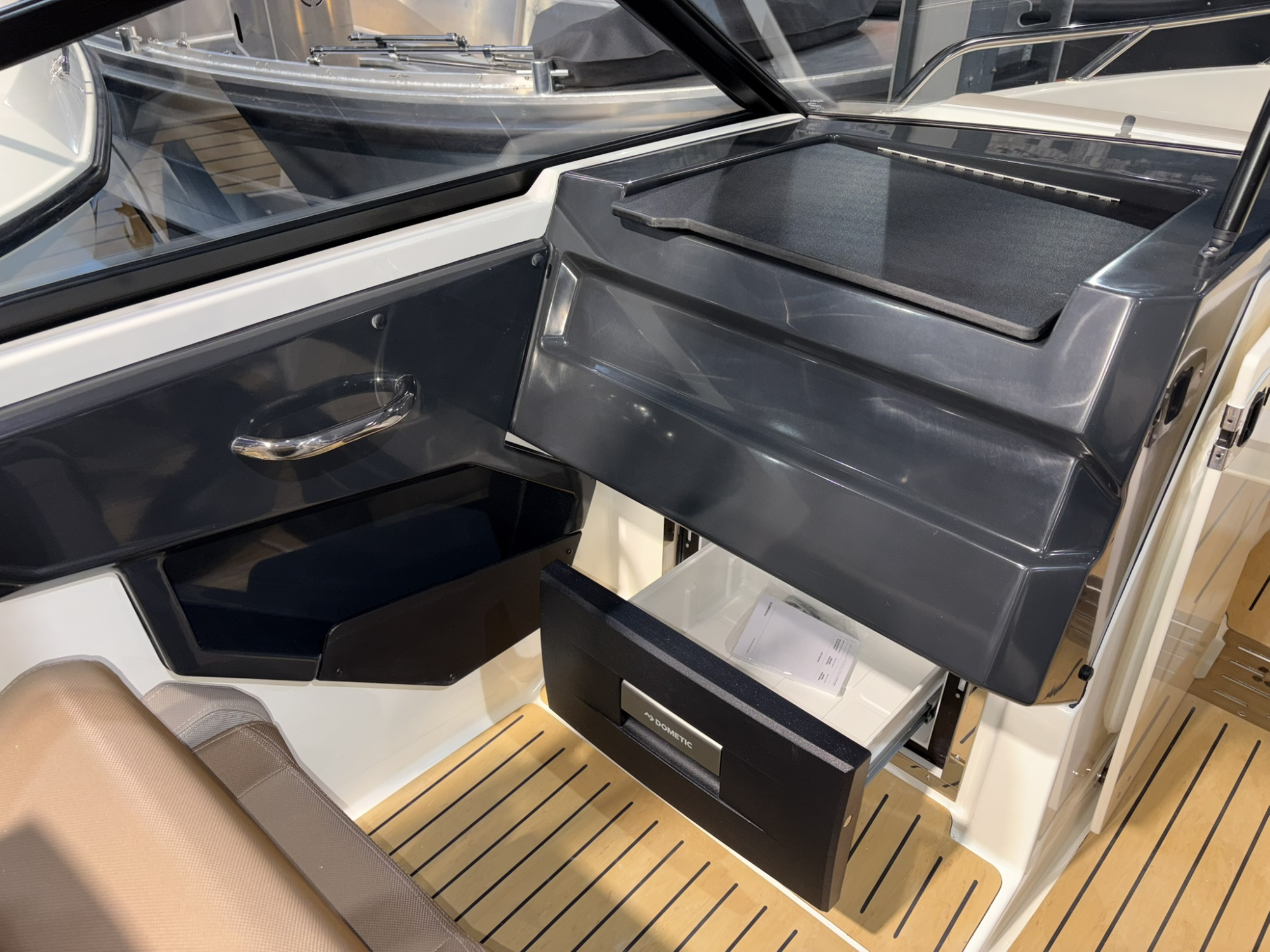 Quicksilver 605 Bowrider met Mercury 150 pk Racing — foto 5 van 11
