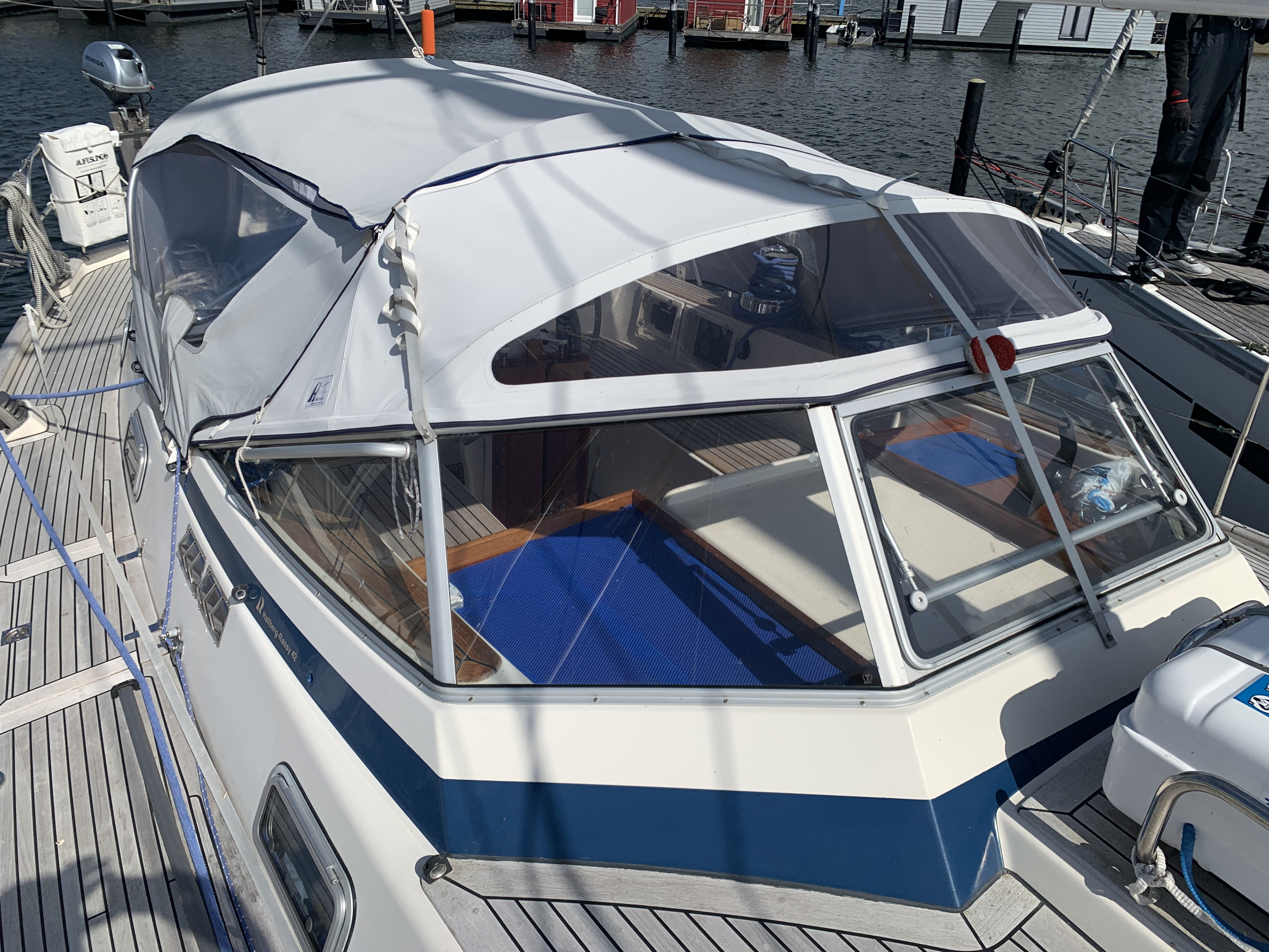 Hallberg-Rassy 42 — foto 6 van 77