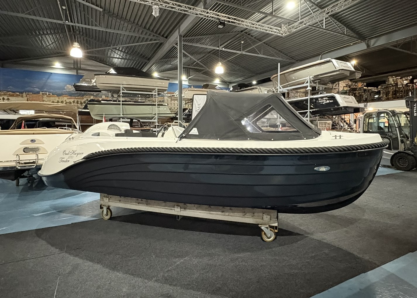 Oud Huijzer570 tender met Yamaha 30 pk