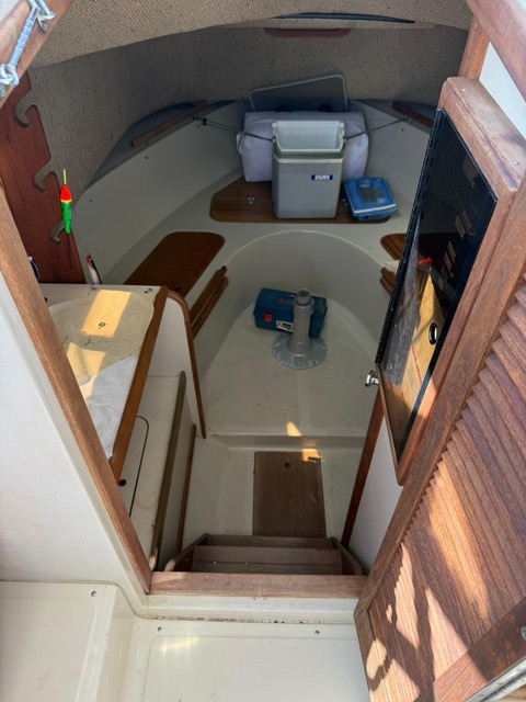 Boston Whaler 25 T-TOP Walk-Around - BluYachting — foto 11 van 12