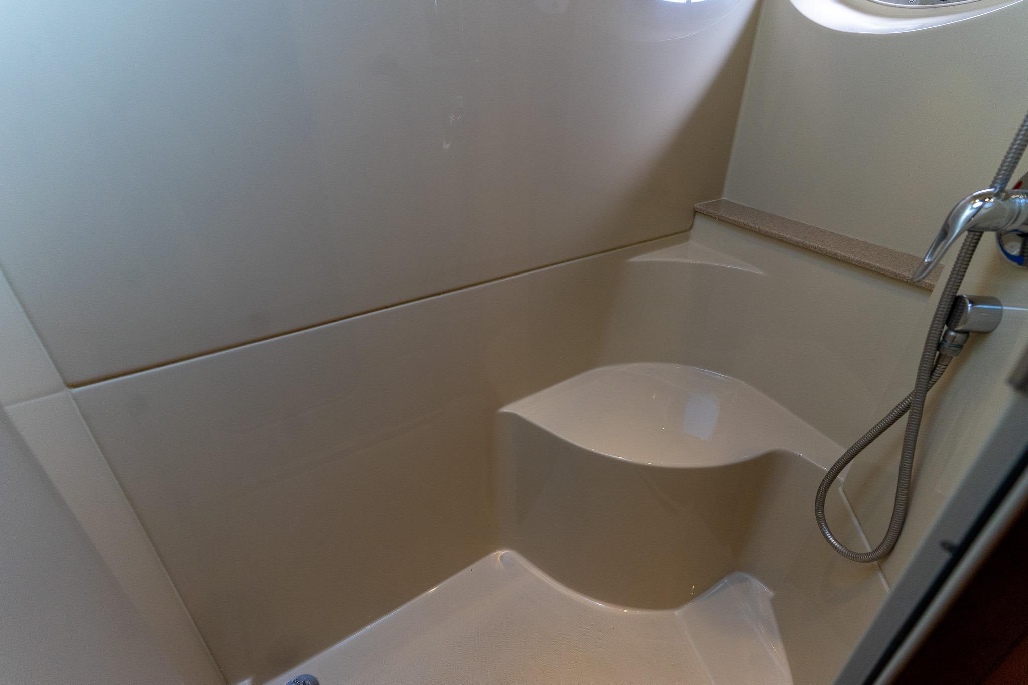 Cruisers Yachts 415 Express Motoryacht — foto 30 van 100