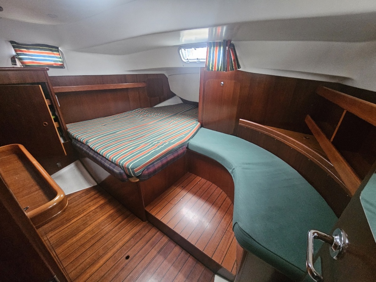 Beneteau Oceanis 36CC — foto 11 van 24