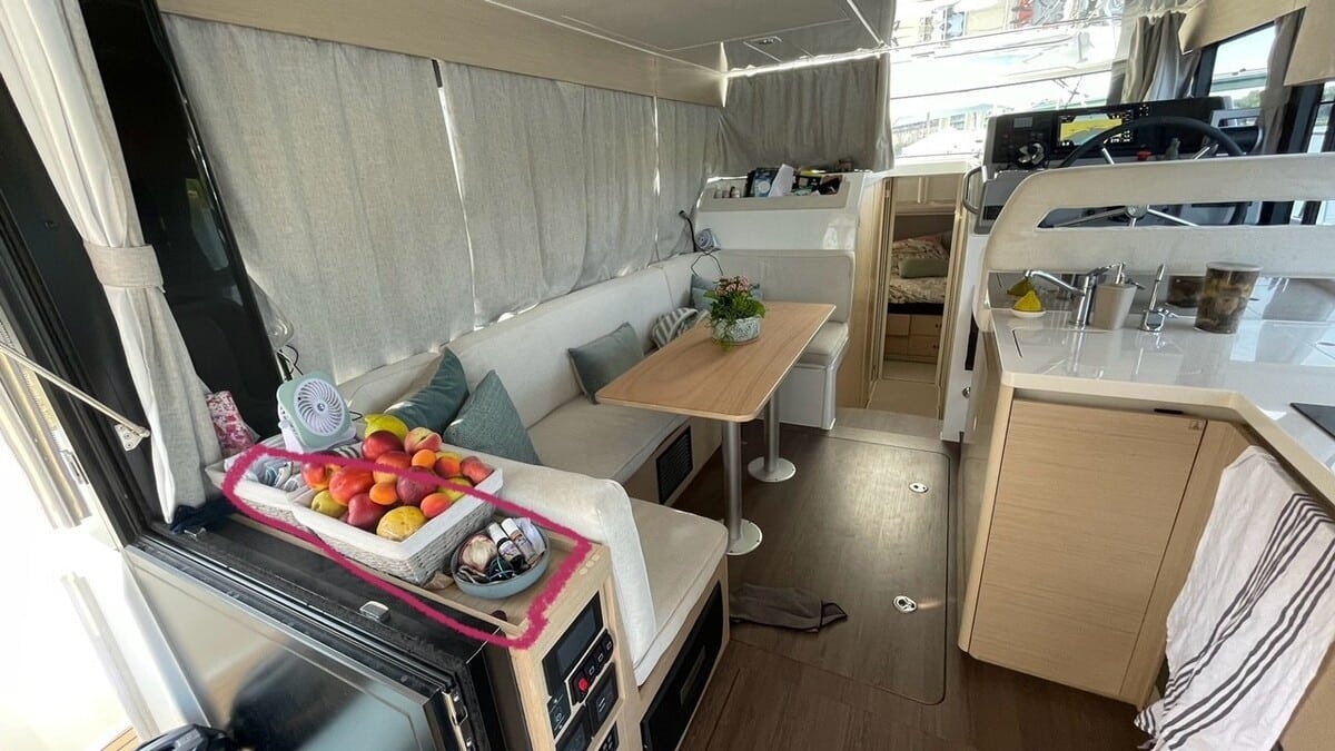 Delphia Yachts Delphia 11 Sedan Electric Cabin Cruiser — foto 6 van 12