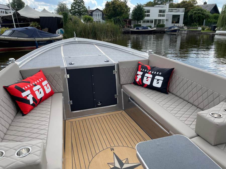 VanVossen 700 cabine sloep vaarklaar Suzuki 100pk — foto 11 van 23