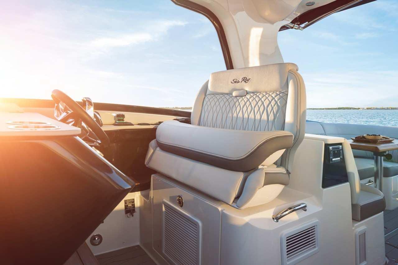 Sea Ray Sundancer 370 — foto 8 van 11