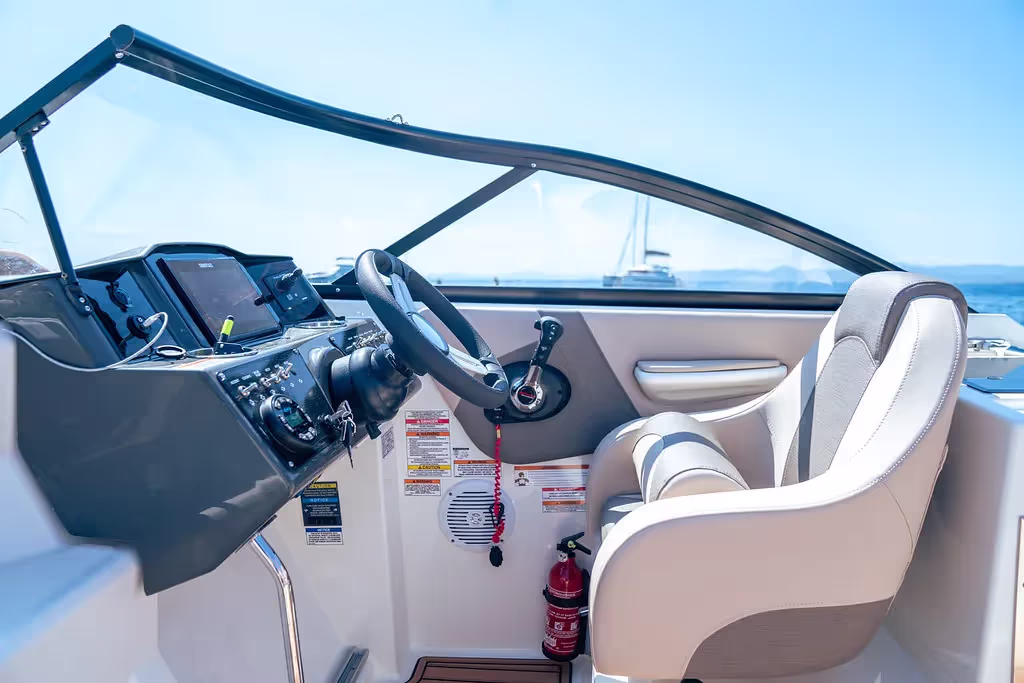 Bayliner VR6 Cuddy — foto 6 van 9