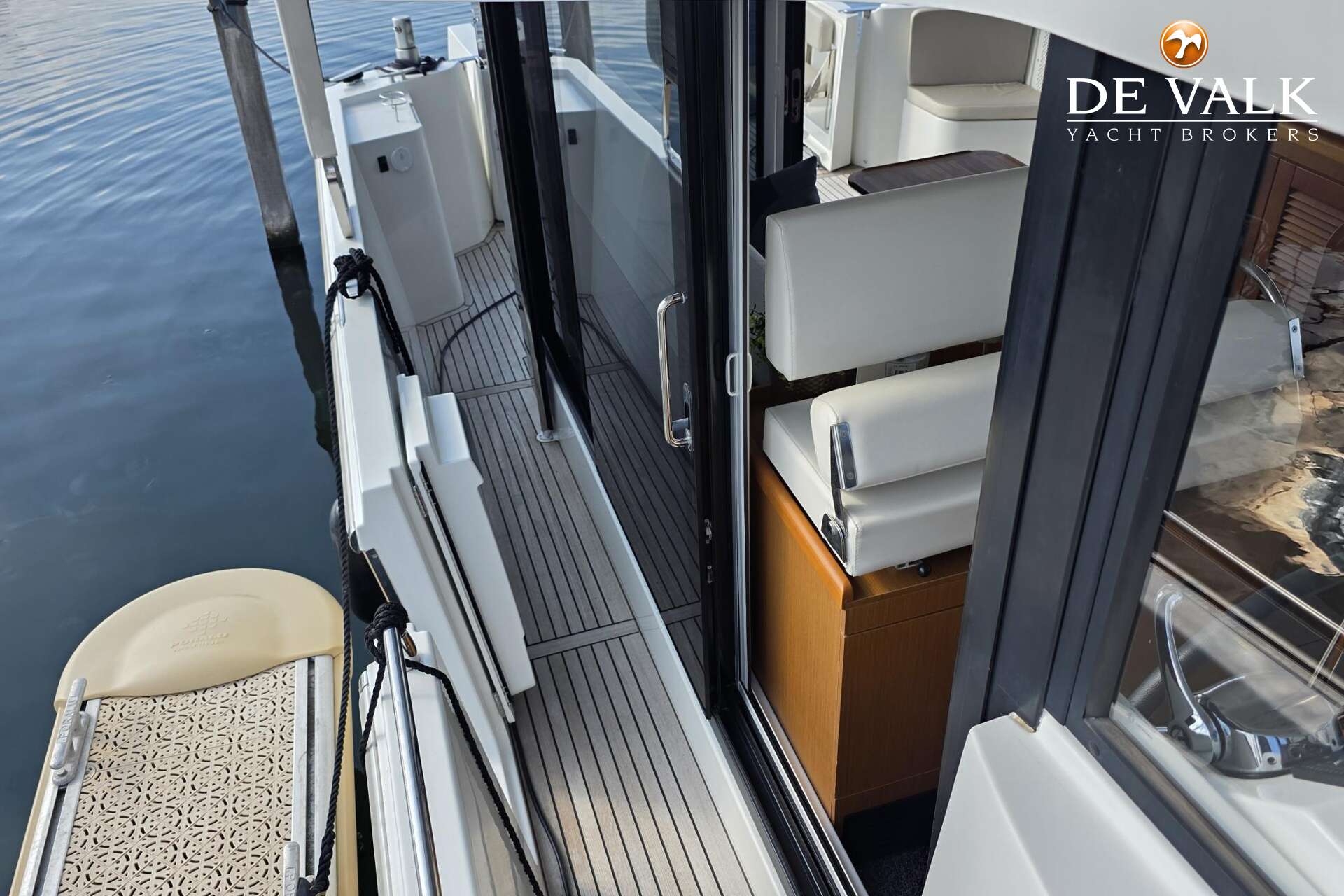 Beneteau Swift Trawler 35 — foto 7 van 43