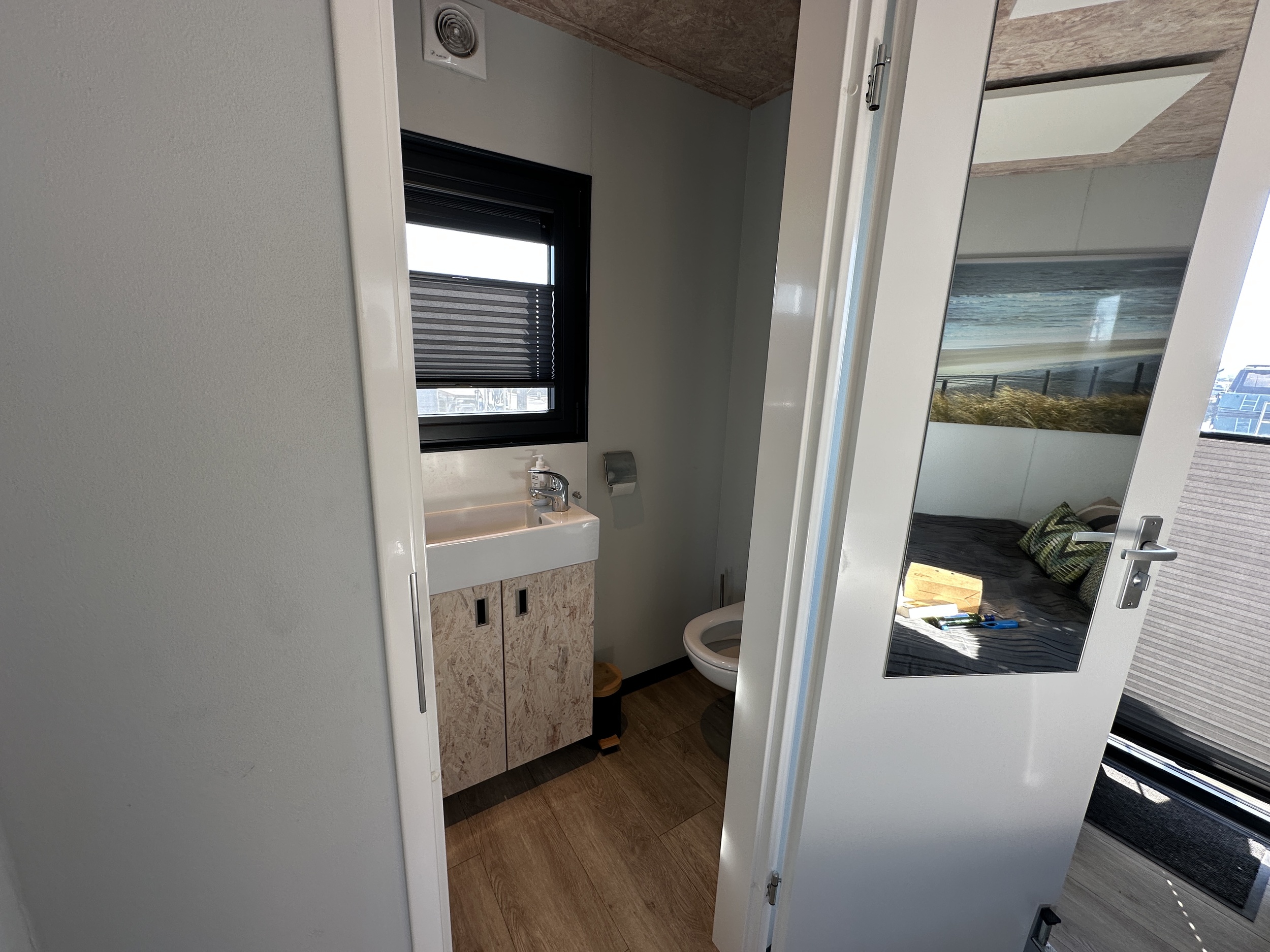 Gielissen Marin Home 32 Tiny Houseboat — foto 28 van 43