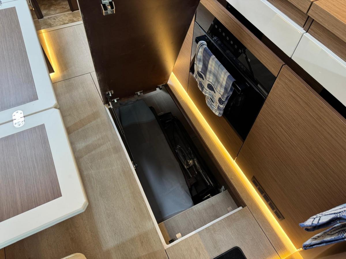 JEANNEAU NC37 met slechts 87 uur! — foto 36 van 42