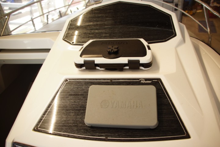 Ranieri Internationale Atlantis 19 incl. 130pk Yamaha en trailer — foto 12 van 25